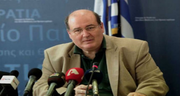 Νίκος Φίλης: Σύντομα θα ενταχθεί η σεξουαλική αγωγή στα σχολεία
