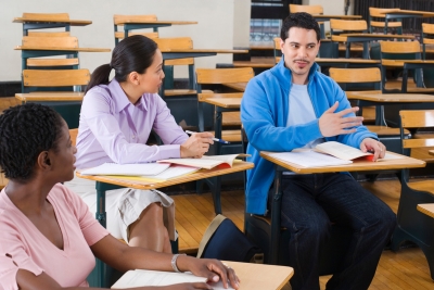 Online Teacher Education Resources in ELT: Content-Area Language Demands